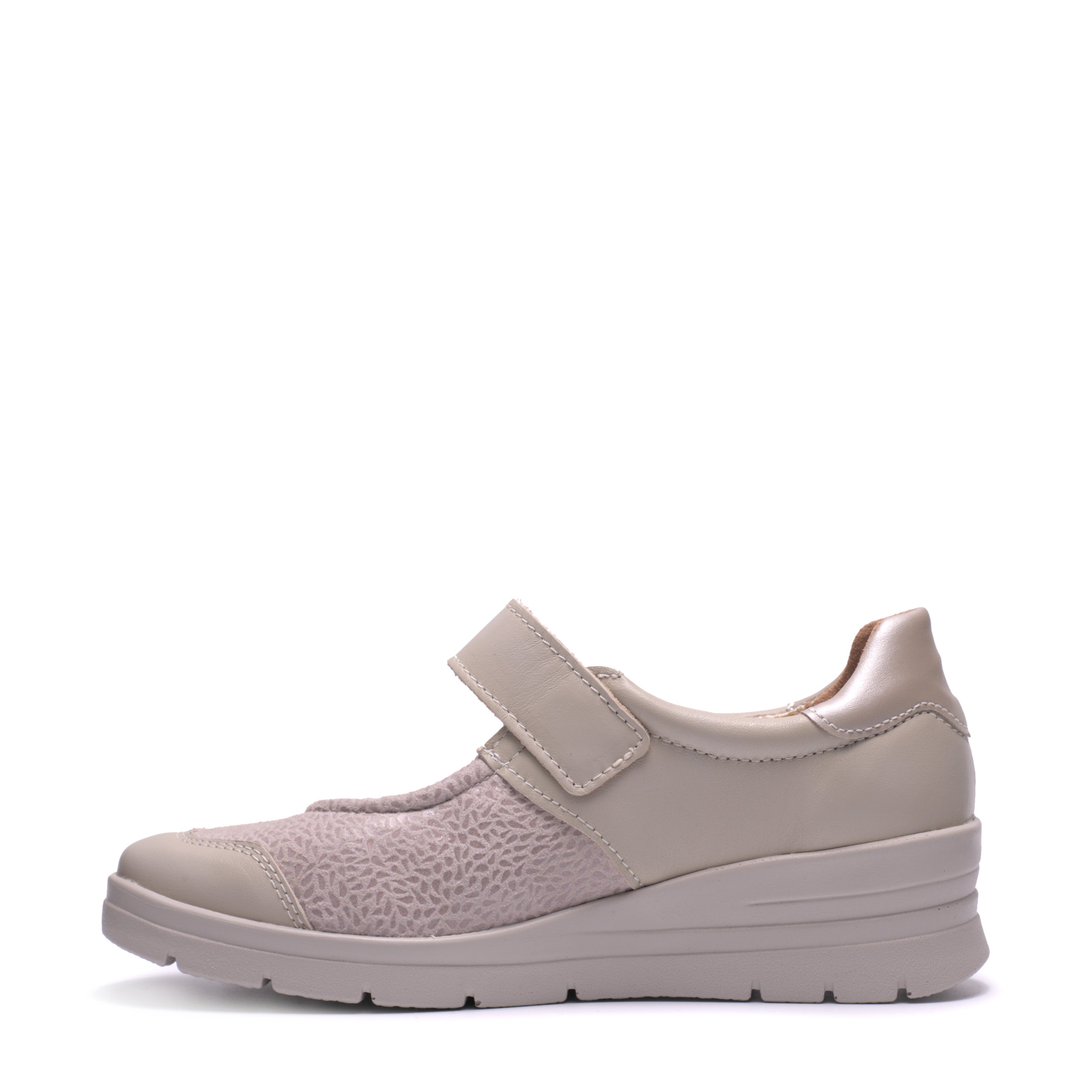 Scarpa Scollata Con Strappone Grunland Sc4596